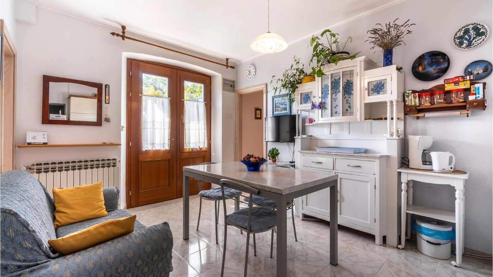 2 Bedroom Nice Apartment In Umag