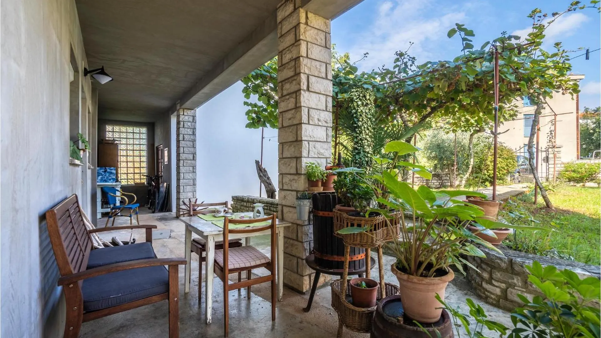 2 Bedroom Nice Apartment In Umag